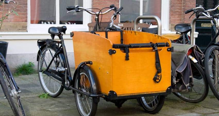 Beste bakfiets met deurtje hond of kinderen