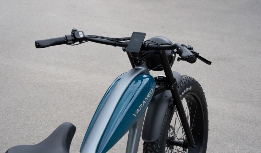 Elektrische fiets in brommer ontwerp - Varaneo Café Racer