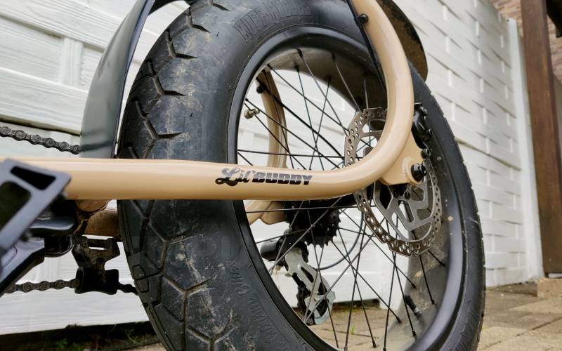 Ruff Cycles 20 x 4 inch fatbike banden op de Lil Buddy